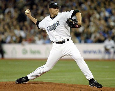 roy-halladay-on-the-mound-for-the-toronto-blue-jays